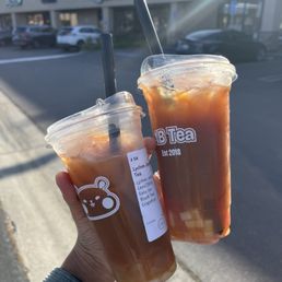 Lychee black tea + grapefruit + lychee jelly & Peach black tea with rainbow jelly!