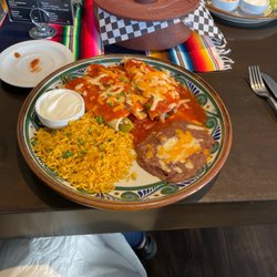 La Casa Latina Mexican & Latin Grill - Enchiladas with chicken