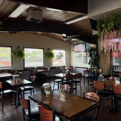Jando's Mexican Food - Cute interior of Jando's