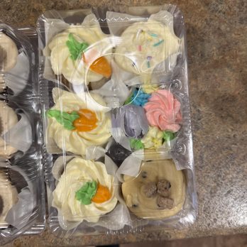 BC Cakes - A wide variety of fresh made, delicious cupcakes. - Cupcakes Near Me - Rhinelander, Wisconsin