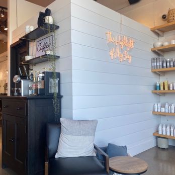 Bella Red Salon - Lakeland - Hair Salons Near Me - Auburn, Washington