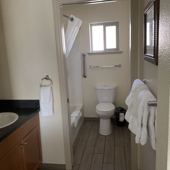 WorldMark Angels Camp - Bathroom, clean roomy, loads of towels - Hotels Near Me - Angels Camp, California
