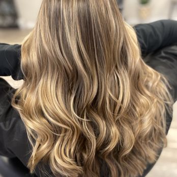 Elyse - EMC Studios - Hair Stylists Near Me - Glenwood Springs, Colorado