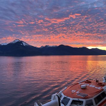 Jones for a Vacation - Sunset at 10pm. - Travel Agents Near Me