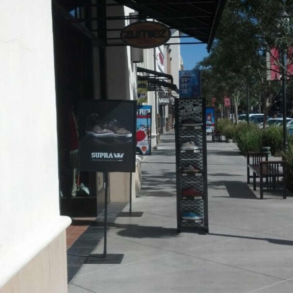 Entrance... Entrance...