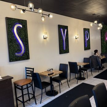 Sazon Y Pilon - The decor - Bars Near Me - Stony Point, New York