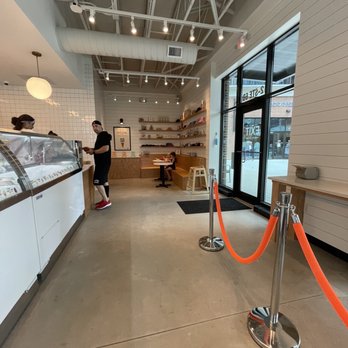 Jeni's Splendid Ice Creams - Customer area - Ice Cream & Frozen Yogurt Near Me - Greenville, South Carolina Jeni's Splendid Ice Creams - Customer area - Ice Cream & Frozen Yogurt Near Me - Greenville, South Carolina