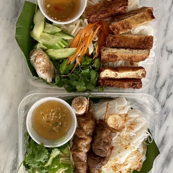Spicy Joi - Vietnamese Noodle bowls, top with Lemongrass marinated tofu and bottom with lemongrass marinated pork skewers - Sandwiches Near Me - Concord, California Spicy Joi - Vietnamese Noodle bowls, top with Lemongrass marinated tofu and bottom with lemongrass marinated pork skewers - Sandwiches Near Me - Concord, California