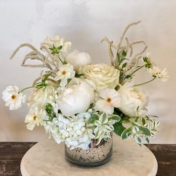 Bougie Twigs & Blooms - A friends birthda - Floral Designers Near Me