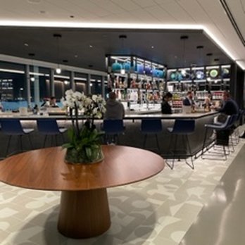 United Club - Concourse C Gate 10 - Bar - Airport Lounges Near Me - Chicago, Illinois United Club - Concourse C Gate 10 - Bar - Airport Lounges Near Me - Chicago, Illinois
