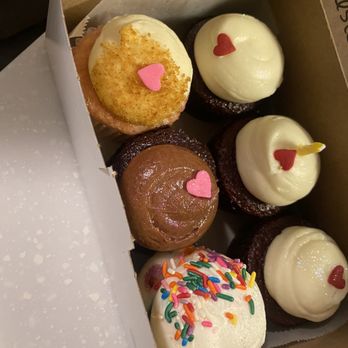 Yours Truly Cupcake - 3 red velvet, strawberry cheesecake, chocolate, and funfetti - Desserts Near Me - Denver, Colorado