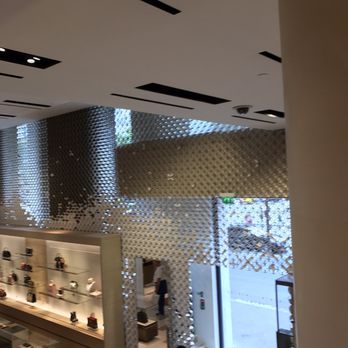 Louis Vuitton - Luggage Near Me - Paris, 75 Louis Vuitton - Luggage Near Me - Paris, 75