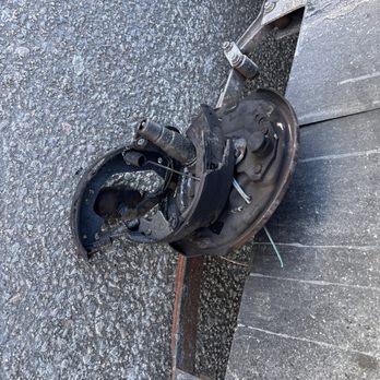 Fox Ridge Trailer Repair - Broken hub, before repair - Trailer Repair Near Me - Castle Rock, Colorado Fox Ridge Trailer Repair - Broken hub, before repair - Trailer Repair Near Me - Castle Rock, Colorado