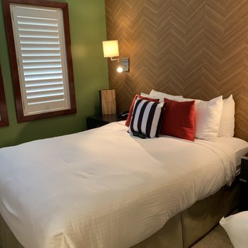 Daddy O - Room (queen bed) - summer 2019 - New American Near Me - Brant Beach, New Jersey