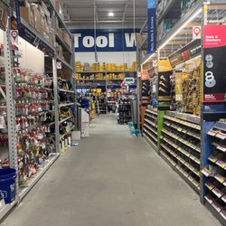 Lowe's Home Improvement - A hot ass mess store