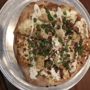 Pinthouse Pizza - Chicken and bacon pizza - Brewpubs Near Me - Round Rock, Texas Pinthouse Pizza - Chicken and bacon pizza - Brewpubs Near Me - Round Rock, Texas