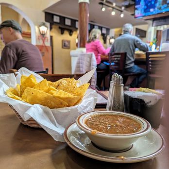 Sadie's - a basket of chips and a bowl of salsa - New Mexican Cuisine Near Me - Albuquerque, New Mexico