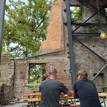 Monday Night Brewing Preservation - Outside Seating - Breweries Near Me - Nashville, Tennessee Monday Night Brewing Preservation - Outside Seating - Breweries Near Me - Nashville, Tennessee