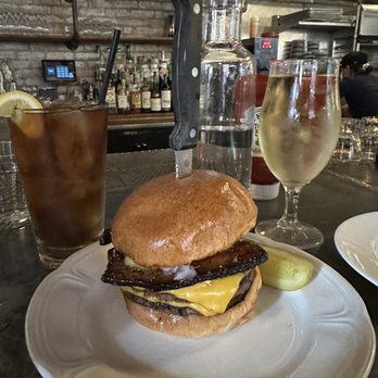 Au Cheval - Single Cheeseburger - Bars Near Me - Chicago, Illinois