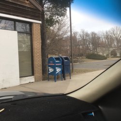 US Post Office - When I said small and quiet I wasn't exaggerating