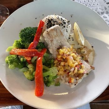 Restaurant 604 - Mac Nut Mahi Dinner... NOT good. - Breakfast & Brunch Near Me - Honolulu, Hawaii