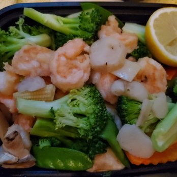 Panda Garden - Steamed shrimp with mixed vegetables...come with choice of side sauce. - Chinese Near Me - Fairfield, Ohio