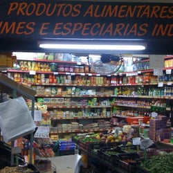 Popat Store - Prateleiras e banca.