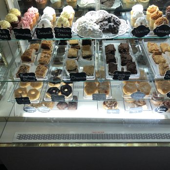 Sweetz! - Dessert case - Desserts Near Me Sweetz! - Dessert case - Desserts Near Me