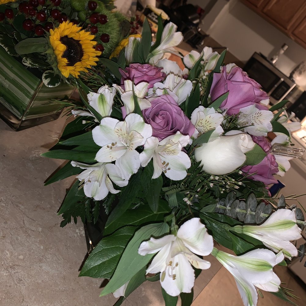 ALBERTA’S FLOWERS Updated May 2024 10 Photos 46 Halifax St