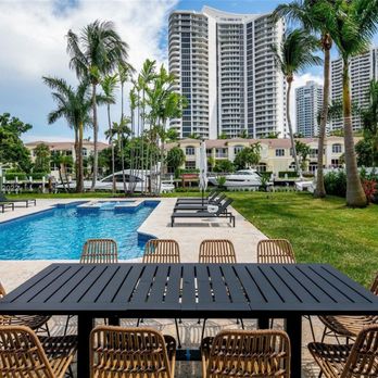 Luxx Miami - Your dream vacation awaits. #luxuryvilla - Car Rental Near Me - Miami, Florida