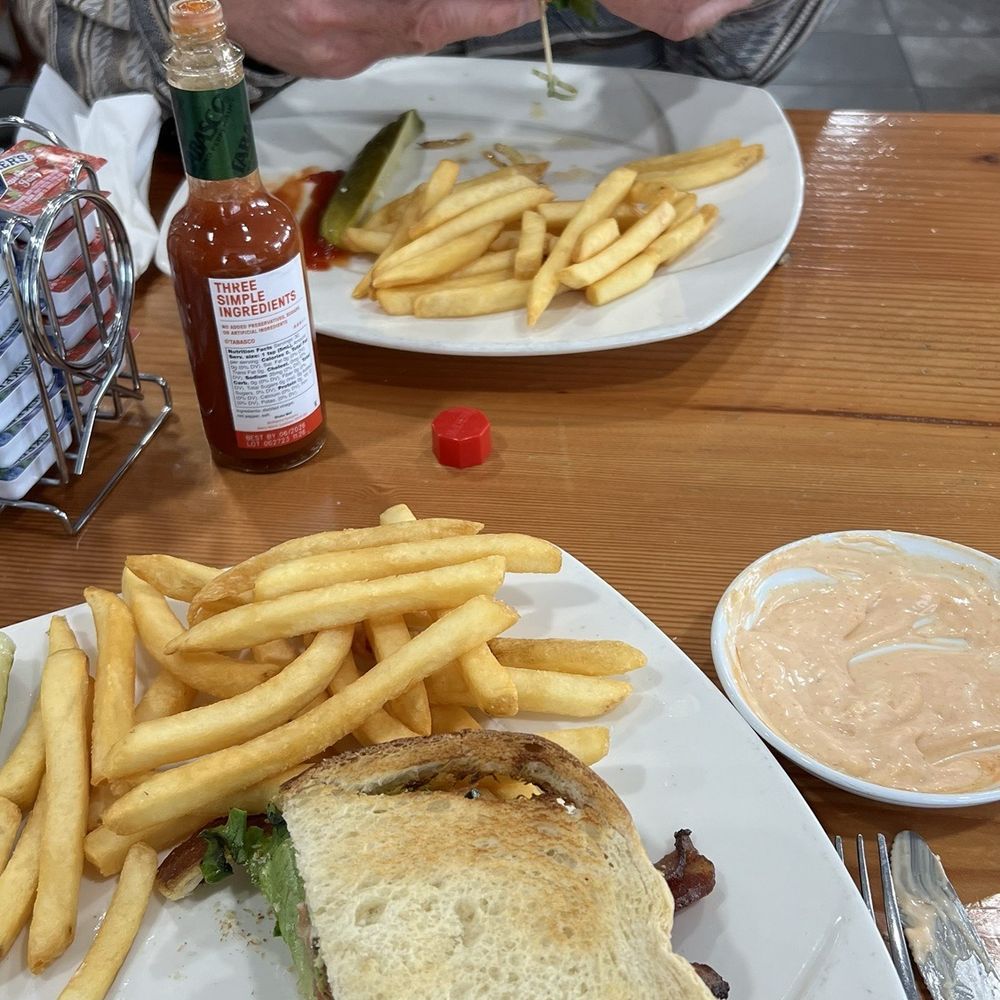 Skyline Cafe - Jalapeño Burger and BLT - Breakfast & Brunch Near Me - Reno, Nevada Skyline Cafe - Jalapeño Burger and BLT - Breakfast & Brunch Near Me - Reno, Nevada