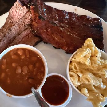 Pappy & Harriet’s - BBQ combo with beans and mac - Music Venues Near Me - Pioneertown, California