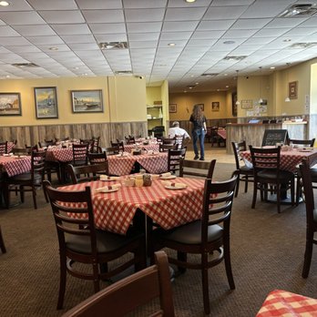 Joe's Pizza & Pasta - Dining area at Joe's Pizza & Pasta - Pizza Near Me - Covington, Louisiana Joe's Pizza & Pasta - Dining area at Joe's Pizza & Pasta - Pizza Near Me - Covington, Louisiana