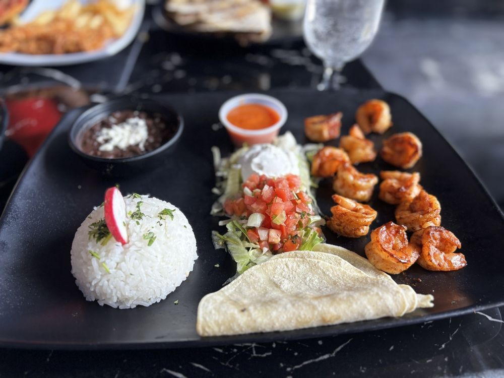 Suenos Cantina