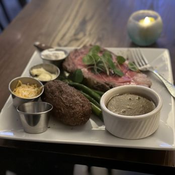 The Gold Vine Bistro - Delicious prime rib - New American Near Me - Somerset, California The Gold Vine Bistro - Delicious prime rib - New American Near Me - Somerset, California