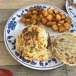 Corned beef Benedict Corned beef Benedict