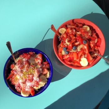 Backyard Bowls - Regular Coco-Cado on the left, large Berry Bowl on the right! Delish! - Acai Bowls Near Me - Santa Monica, California Backyard Bowls - Regular Coco-Cado on the left, large Berry Bowl on the right! Delish! - Acai Bowls Near Me - Santa Monica, California
