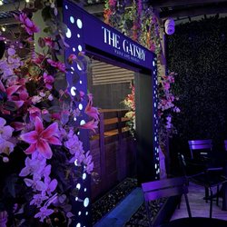 The Gatsby - Such a cute entrance!