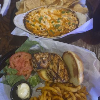 Humphrey's Restaurant and Tavern - Buffalo Chicken Dip and Grilled Chicken Breast - Sports Bars Near Me - St. Louis, Missouri