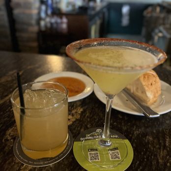 Boulder Creek - Peach Bourbon Sour and Taste of Sunshine - American Near Me - Brownsburg, Indiana