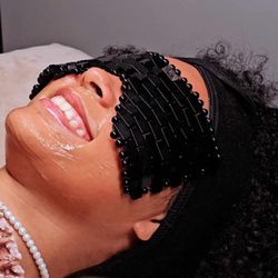 Aeri Aesthetics - Enjoy a soothing cold jade mask to depuff and destress