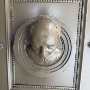 Cafe Verona - This guy is on the front doors.... Yes two of them! - Italian Near Me - Independence, Missouri
