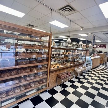 Crooked Tree Breadworks - The smells and sights that greet you when you enter, amazing - Bakeries Near Me - Petoskey, Michigan