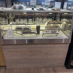 Cabbellas Coffee Shop - Food case