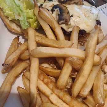 Callister's Country Kitchen - Mozza mushroom - Diners Near Me - Coldbrook, Nova Scotia