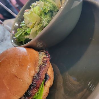 Birdtown Brewing - Burger with a side salad sub for fries - Breweries Near Me - Lakewood, Ohio