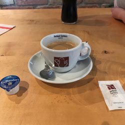 Graf Ferdinand Haus - Kaffee mit Milch und Zucker nach Schneeschuhwandern