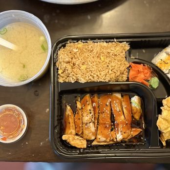 Koi Sushi - Chicken teriyaki bento box - Sushi Bars Near Me - Omaha, Nebraska
