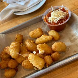 Big Woody's Bar & Grill - Cheese Curds - Delicious!
