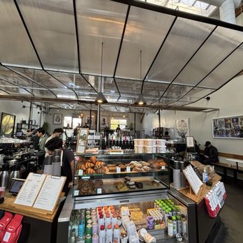 Intelligentsia Coffee - Barista counter & pastry display - Coffee & Tea Near Me - Venice, California